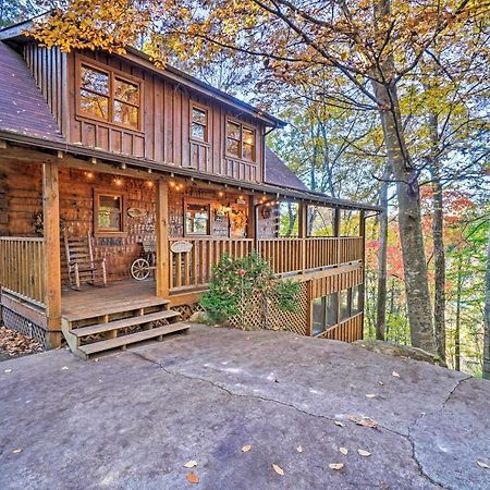 Grin N Bear It Cabin With Hot Tub And Fire Pit! Pigeon Forge Exterior foto