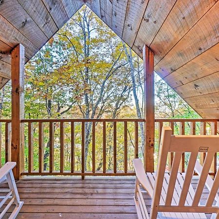 Grin N Bear It Cabin With Hot Tub And Fire Pit! Pigeon Forge Exterior foto