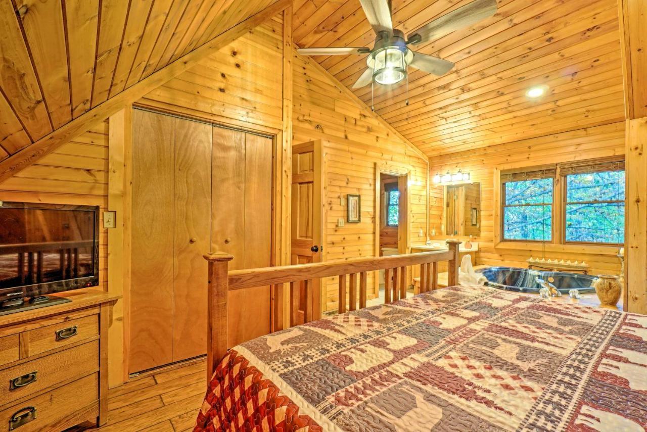 Grin N Bear It Cabin With Hot Tub And Fire Pit! Pigeon Forge Exterior foto