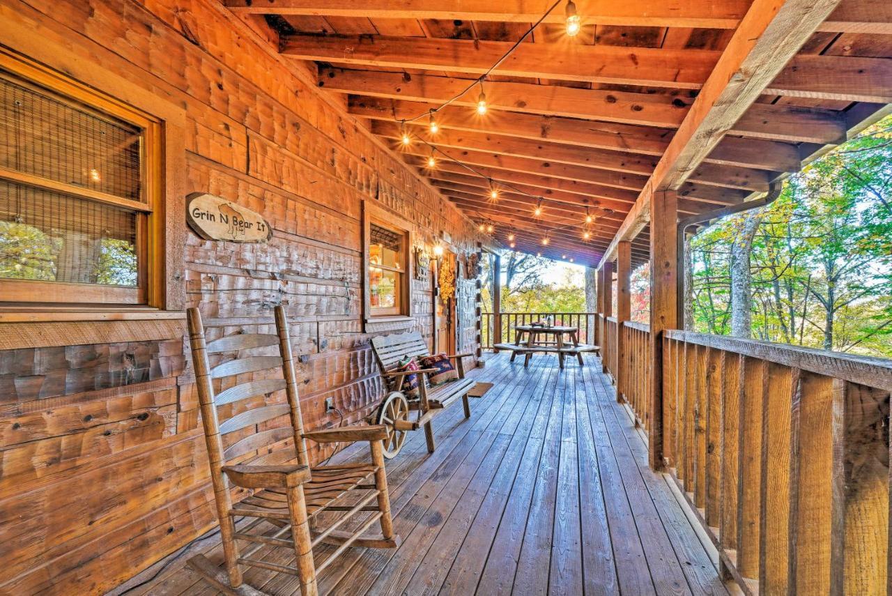 Grin N Bear It Cabin With Hot Tub And Fire Pit! Pigeon Forge Exterior foto